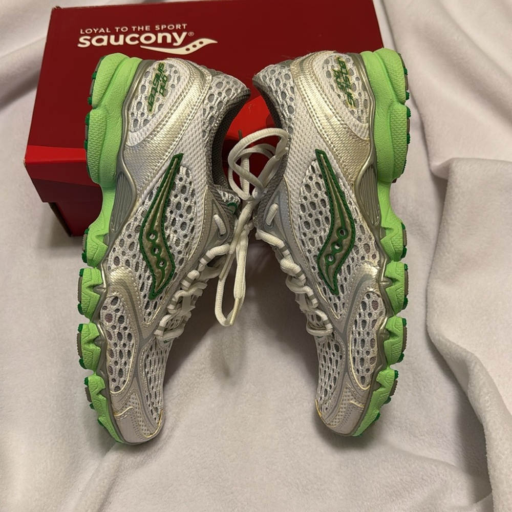 NIB Saucony Metallic Silver and Vibrant Green Sneakers - Picture 4 of 6
